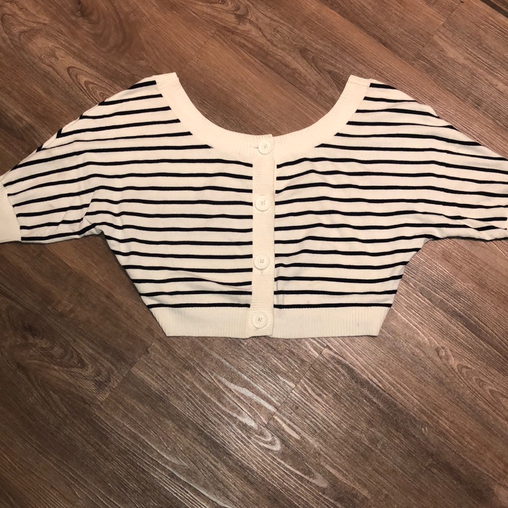 Guess crop sweater top